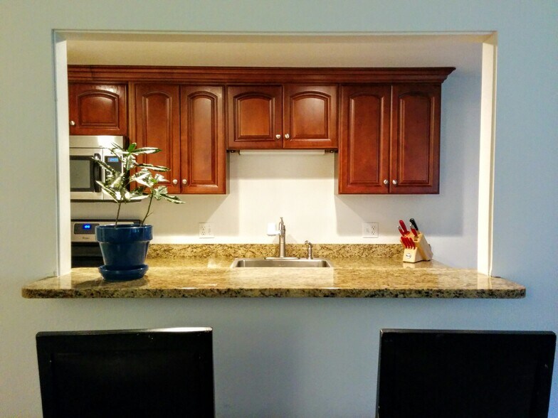 More Photos Of 110 NW 39th St, Seattle Apartments For Sale