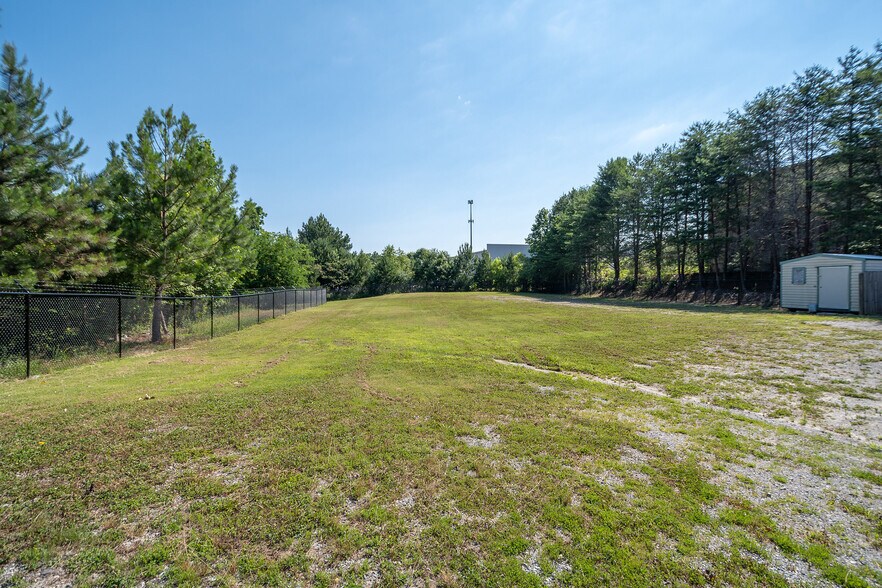 More Photos Of 4295 Brogdon Exchange, Suwanee Warehouse For Sale