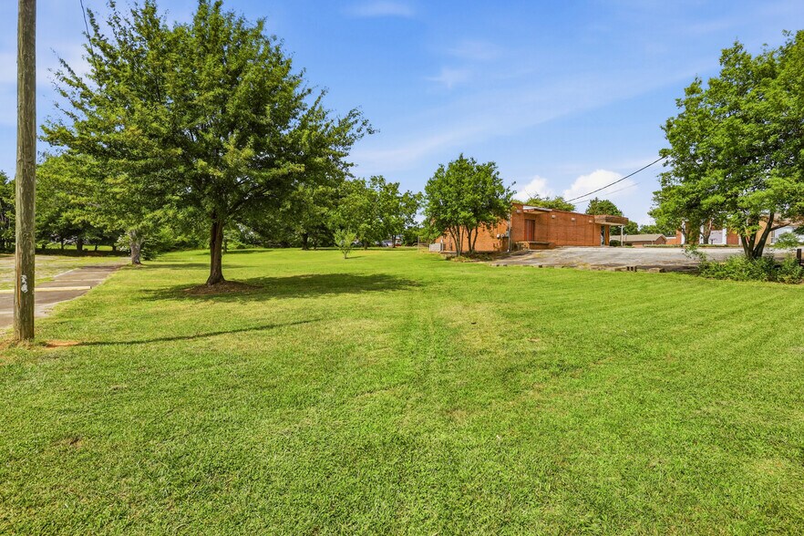 More Photos Of 106 S Texas Ave, Greenville Office For Sale