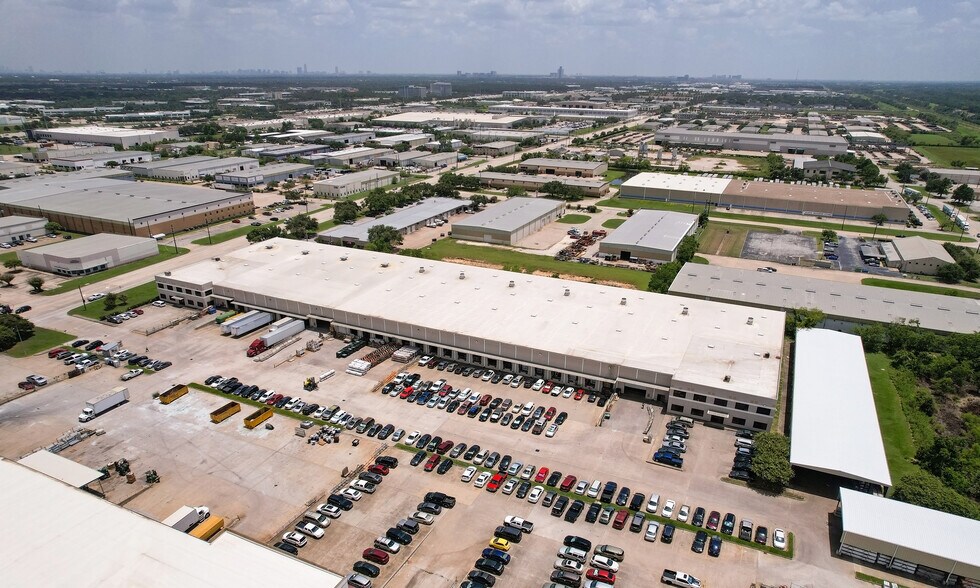 More Photos Of 5515 Brittmoore Rd, Houston Distribution For Sale
