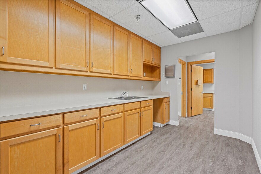 More Photos Of 6221 Colleyville Blvd, Colleyville Medical For Lease