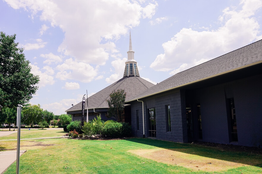 Primary Photo Of 2705 Virginia Pky, McKinney Religious Facility For Sale