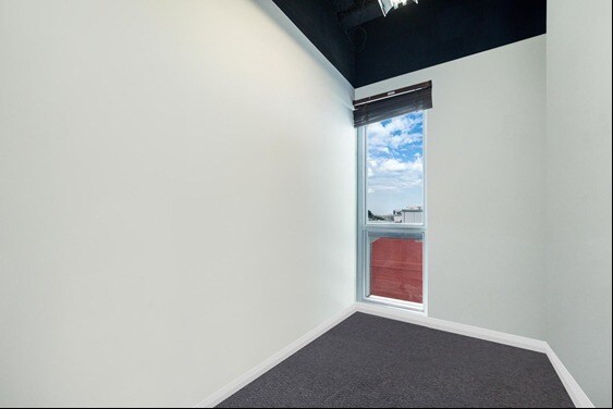 More Photos Of 175 SW 7th St, Miami Medical For Sale