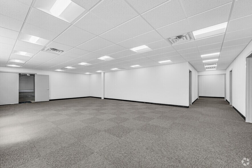 More Photos Of 3441 Halifax St, Dallas Unknown For Lease