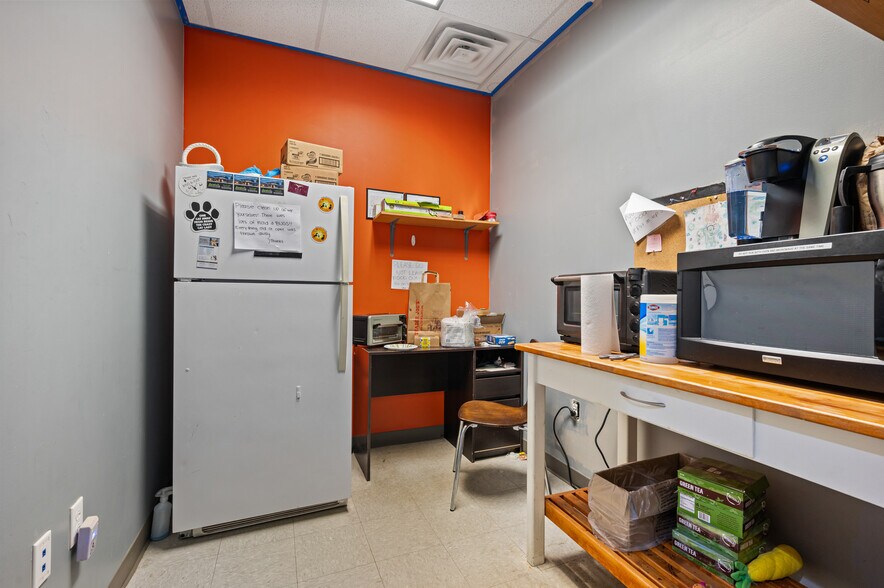 More Photos Of 12-28 McCandless Ave, Pittsburgh Light Distribution For Lease