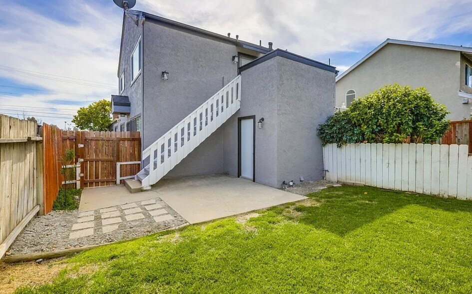 More Photos Of 416 Hamilton St, Costa Mesa Apartments For Sale