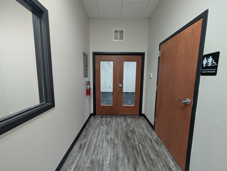 More Photos Of 12276 San Jose Blvd, Jacksonville Medical For Lease