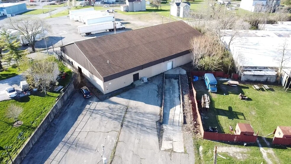 More Photos Of 165 E Circular St, Lima Warehouse For Sale