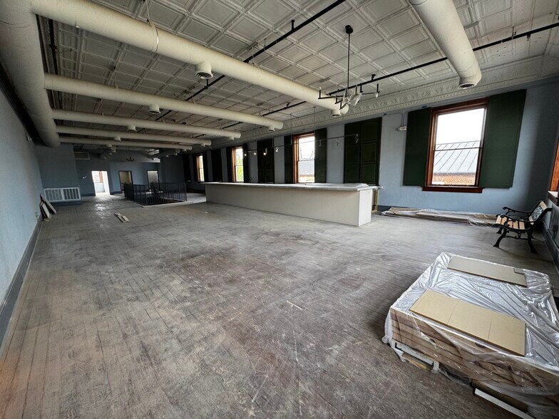 More Photos Of 1100 Main St, Newberry Restaurant For Sale
