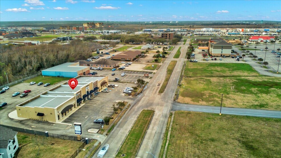 More Photos Of 3250 Central Mall Dr, Port Arthur Office For Sale