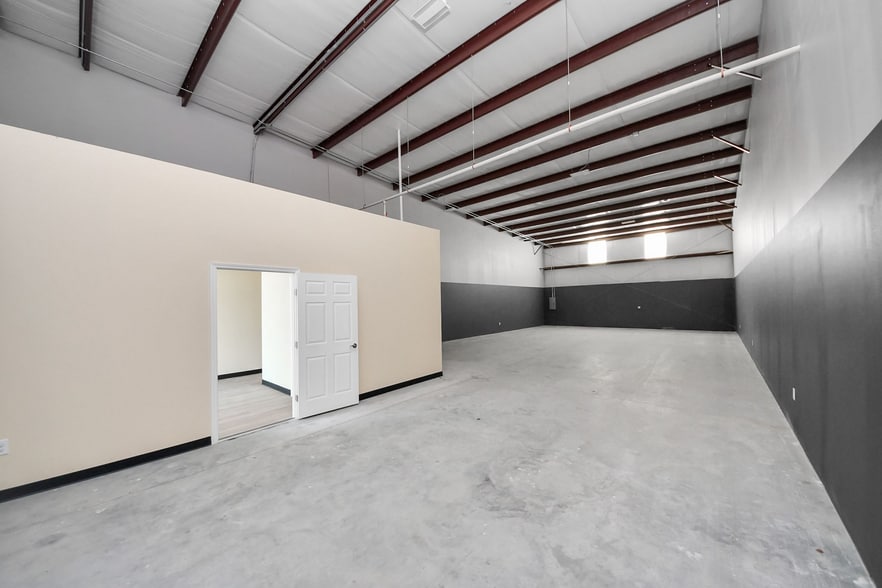 More Photos Of 18011 Cypress Rose Hill Rd, Cypress Unknown For Lease