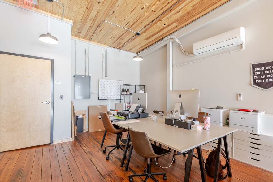 More Photos Of 221 Main St, Fort Mill Office For Lease