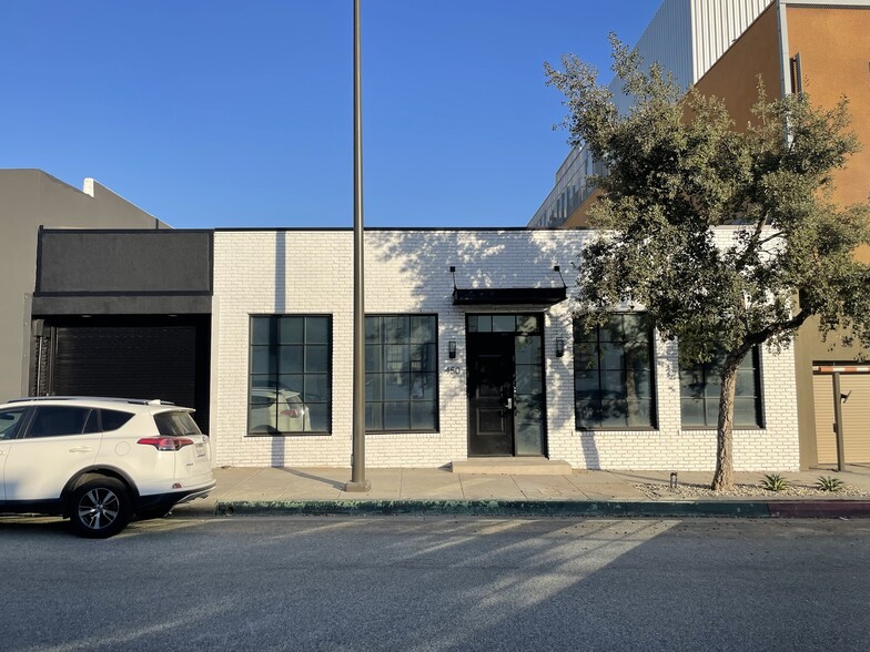 More Photos Of 450 S Raymond Ave, Pasadena Warehouse For Sale