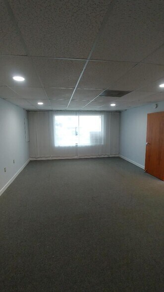 More Photos Of 316 E Market St, Leesburg Office For Sale