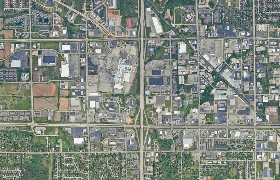 More Photos Of 4321 W College Ave, Appleton Office For Lease