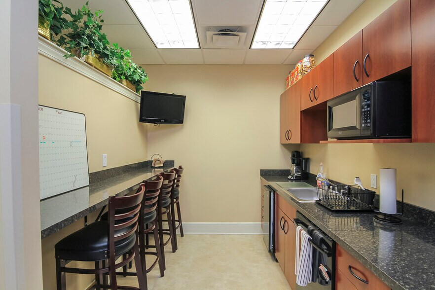 More Photos Of 3220 Office Pointe Pl, Louisville Office For Sale