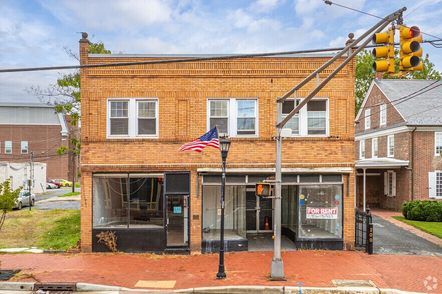 More Photos Of 196-198 E Broadway, Salem Storefront Retail Residential For Lease