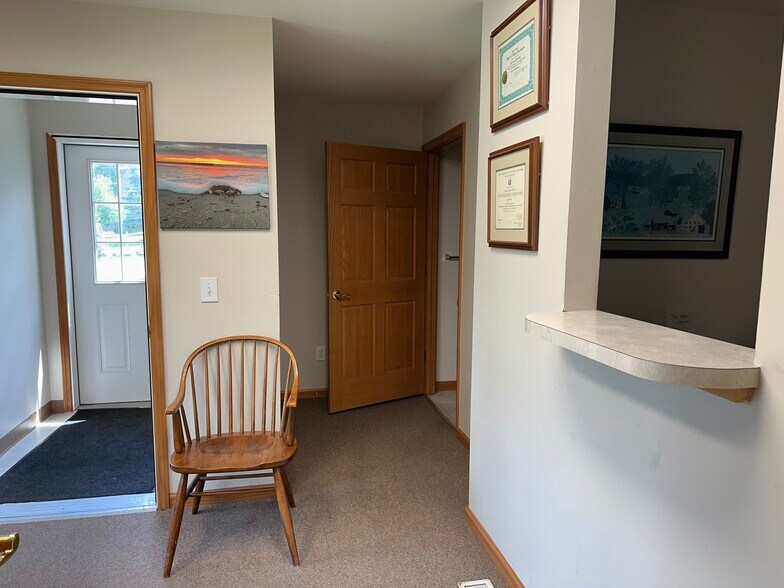 More Photos Of 343 Dewey St, Bennington Office For Lease