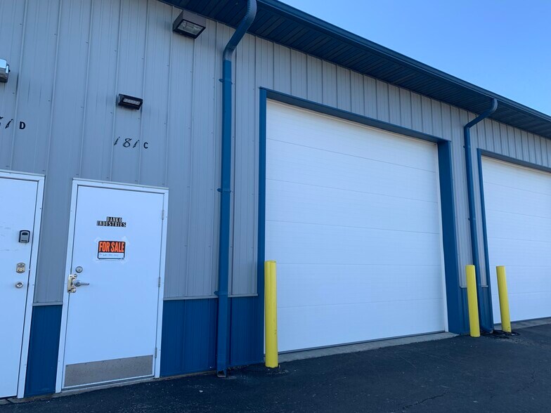 More Photos Of 181 Wolf St, Yorkville Warehouse For Sale