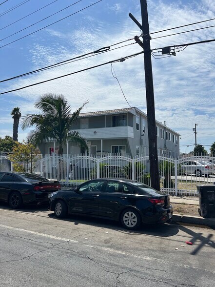 More Photos Of 714 E 108th St, Los Angeles Apartments For Sale