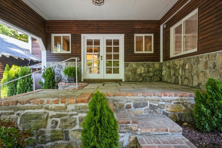 More Photos Of 584 Milltown Rd, Brewster Village Specialty For Sale