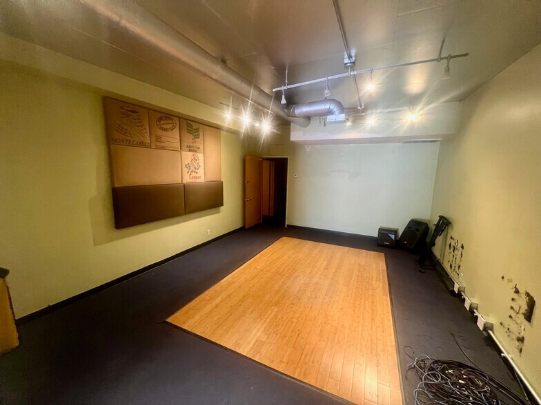 More Photos Of 4940 Vineland Ave, North Hollywood Loft Creative Space For Sale