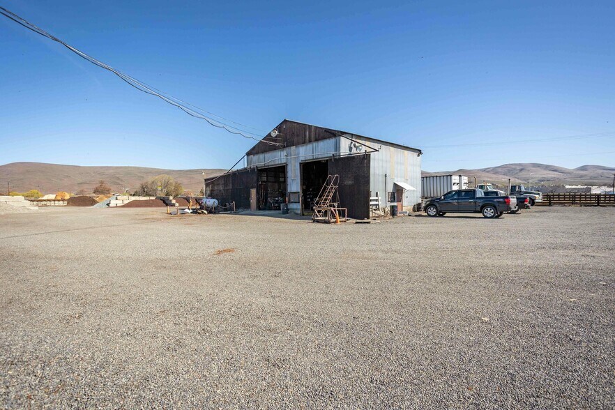 More Photos Of 2105 Terrace Heights Dr, Yakima Industrial For Sale