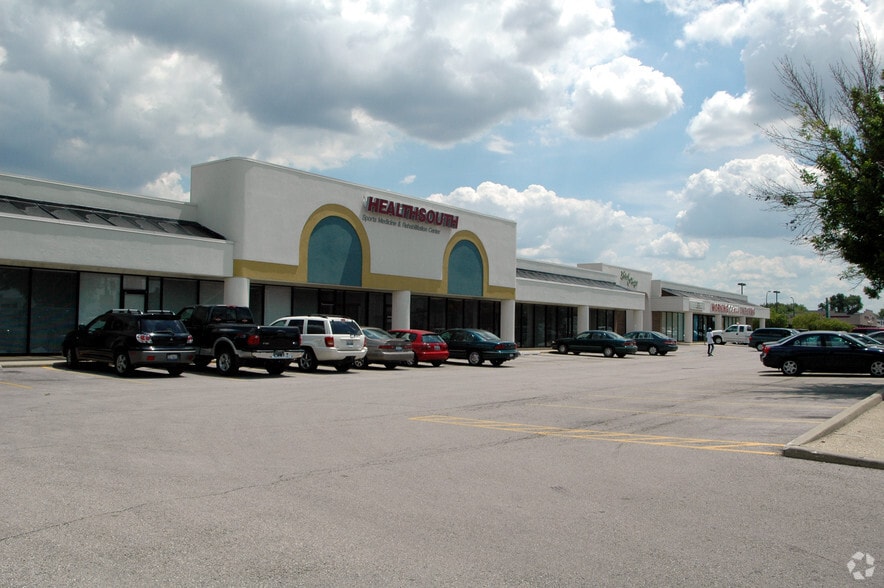 More Photos Of 4710 W 95th St, Oak Lawn Unknown For Lease