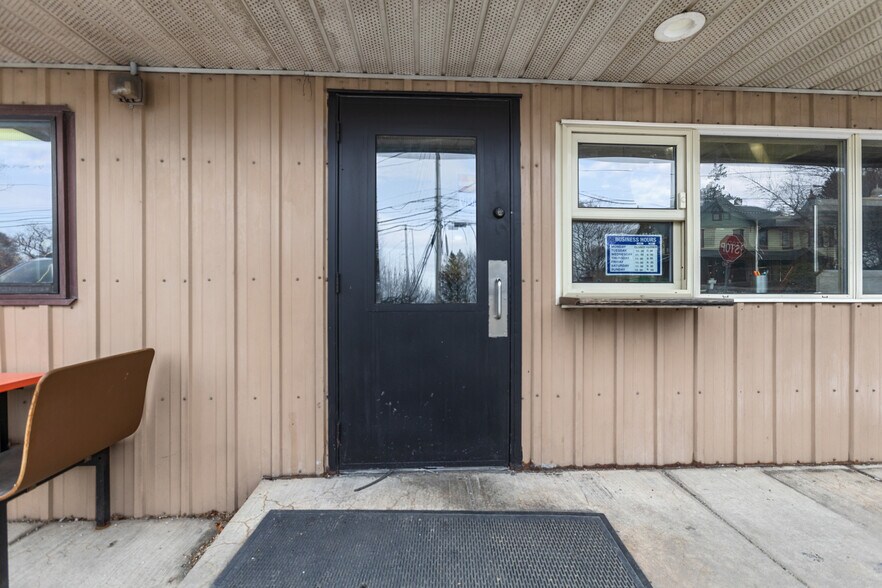 More Photos Of 399 Nottingham Rd, Nottingham General Retail For Sale