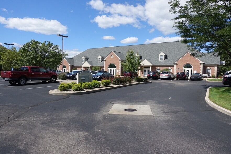 More Photos Of 9750 Lantern Rd, Fishers Office For Lease