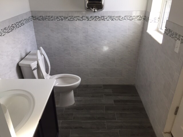 More Photos Of 46 Androvette St, Staten Island Warehouse For Lease