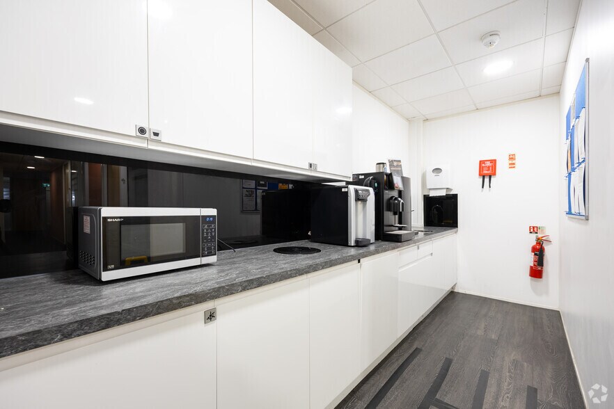 More Photos Of 3 The Drive, Great Warley Coworking Space