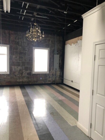 More Photos Of 712 Austin Ave, Waco Office For Lease