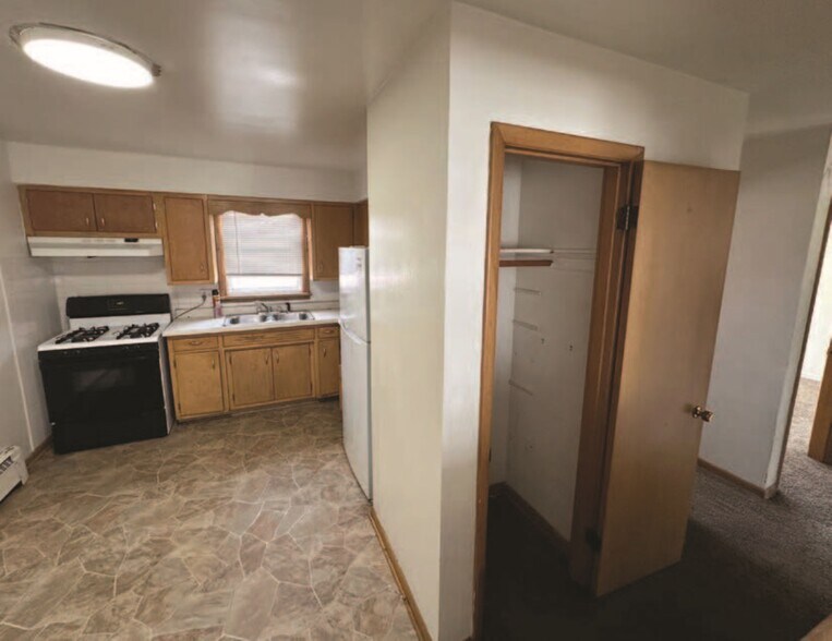 More Photos Of 17933 Torrence Ave, Lansing Multifamily For Sale