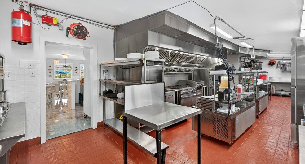 More Photos Of 102 Copeland Ave SW, Everglades City Restaurant For Sale