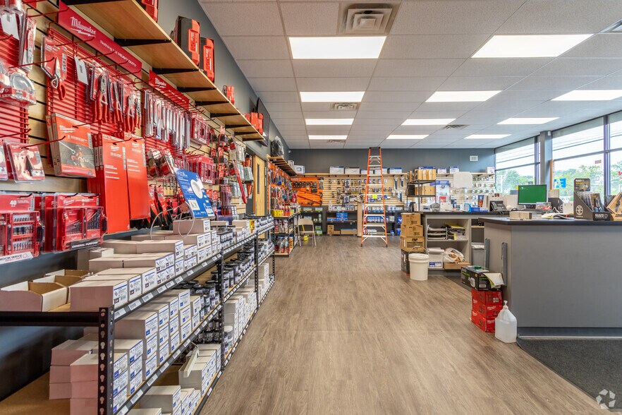 More Photos Of 199 Kedron Ave, Folsom Freestanding For Lease