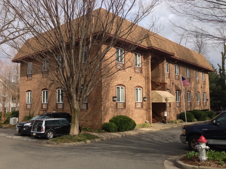 More Photos Of 201 Park Washington Ct, Falls Church Office For Sale
