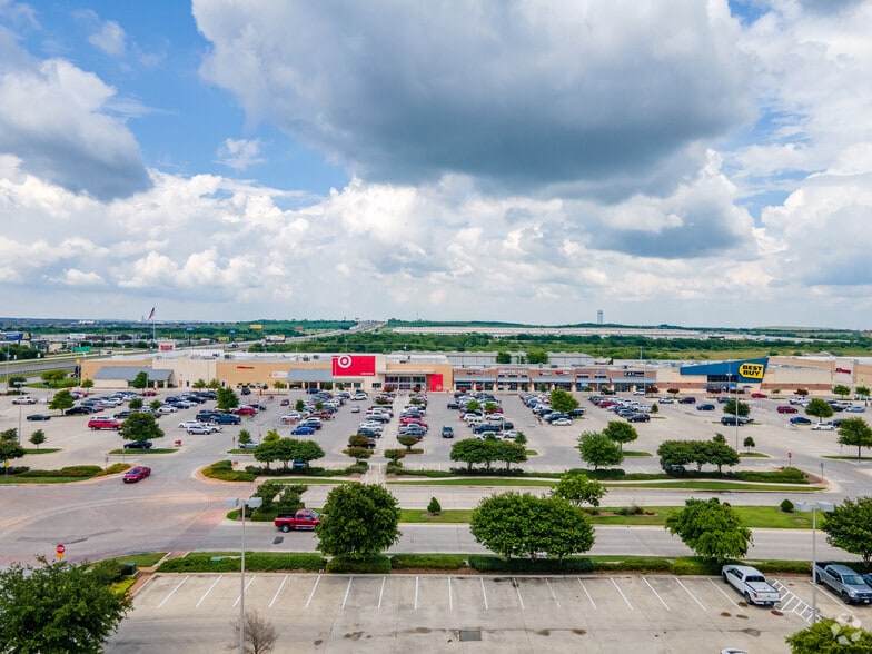 More Photos Of IH-35 @ Loop 306, New Braunfels Unknown For Lease