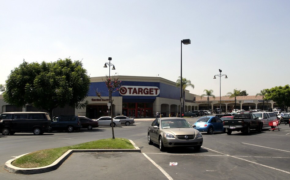 More Photos Of 1000-1096 Huntington Dr, Duarte Unknown For Lease