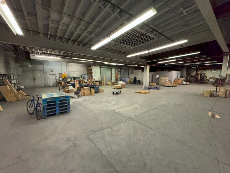 More Photos Of 450 Austin Pl, Bronx Warehouse For Lease