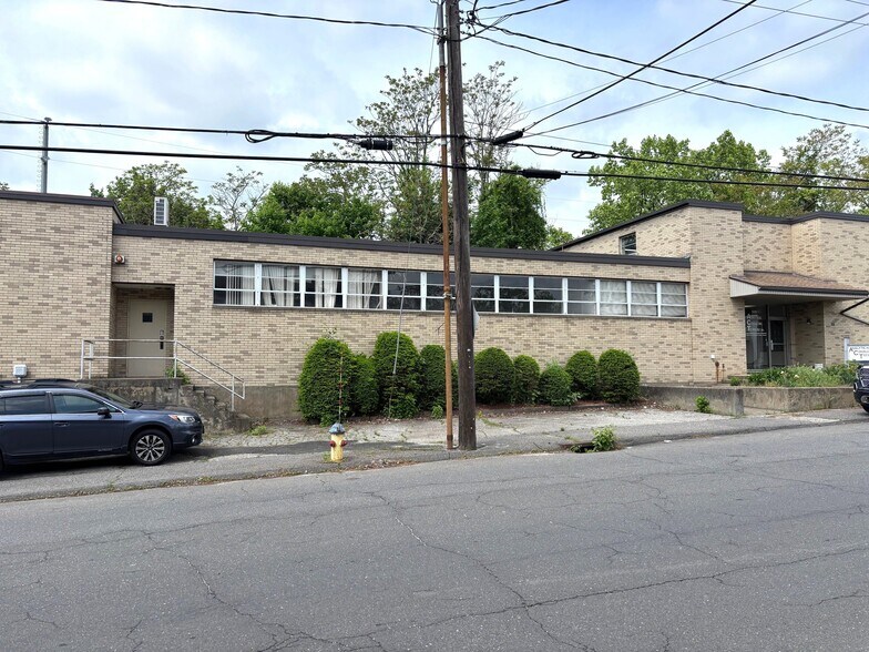 More Photos Of 168 Railroad Hill St, Waterbury Warehouse For Sale