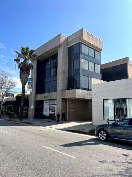 More Photos Of 14930 Ventura Blvd, Sherman Oaks Office For Lease