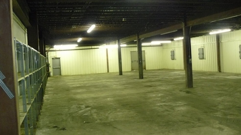 More Photos Of 2 S Plank Rd, Newburgh Warehouse For Sale