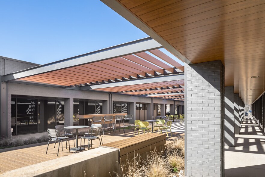 More Photos Of 5311 77 Center Dr, Charlotte Office For Sale