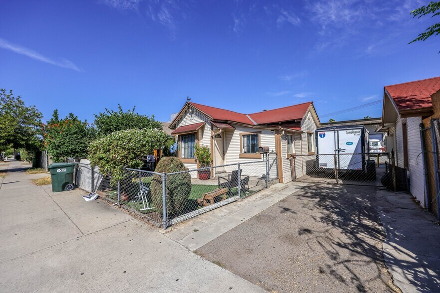More Photos Of 344 E Pennsylvania Ave, Escondido Apartments For Sale