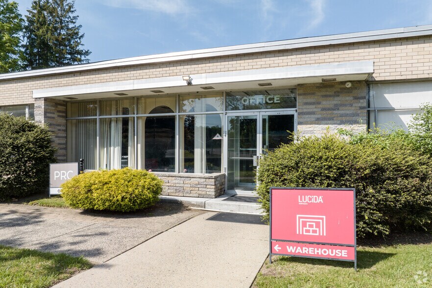 More Photos Of 55 Haul Rd, Wayne Warehouse For Lease