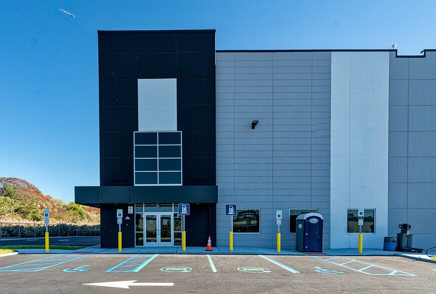 More Photos Of 69 Lefante Way, Bayonne Warehouse For Lease