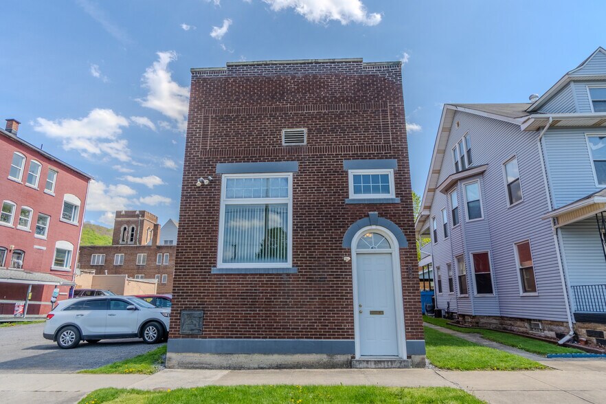 Primary Photo Of 514 Coleman Ave, Johnstown Office Residential For Sale