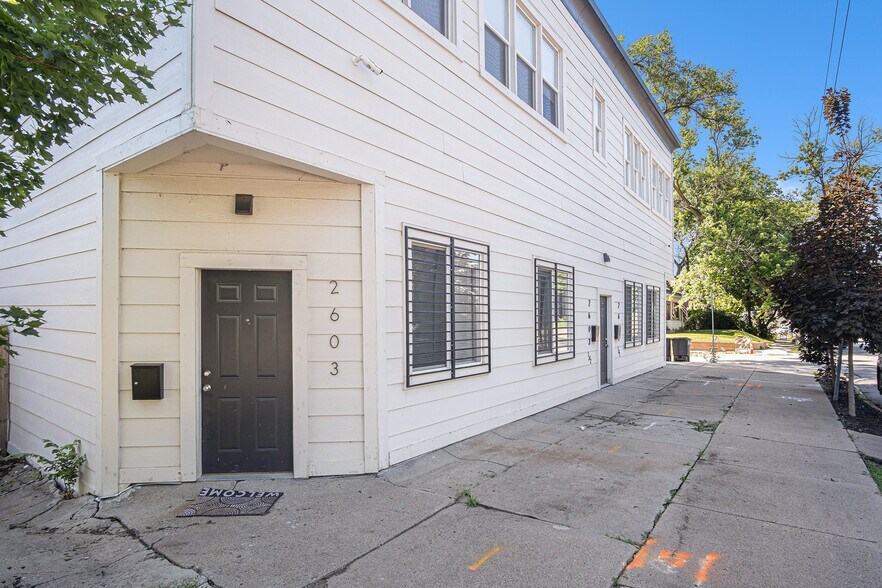 More Photos Of 2601-2603 N 45th St, Omaha Office Residential For Sale