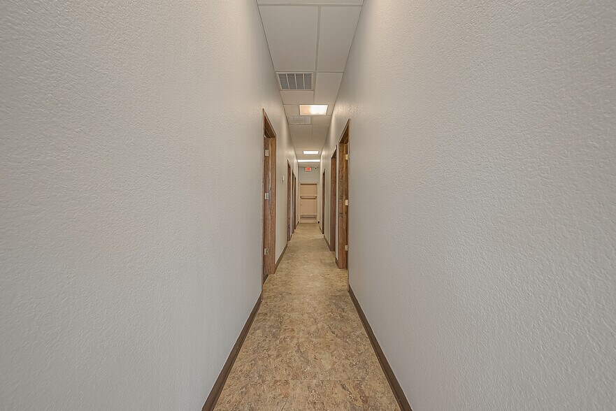 More Photos Of 1408 S Front St, Bellville Storefront For Lease